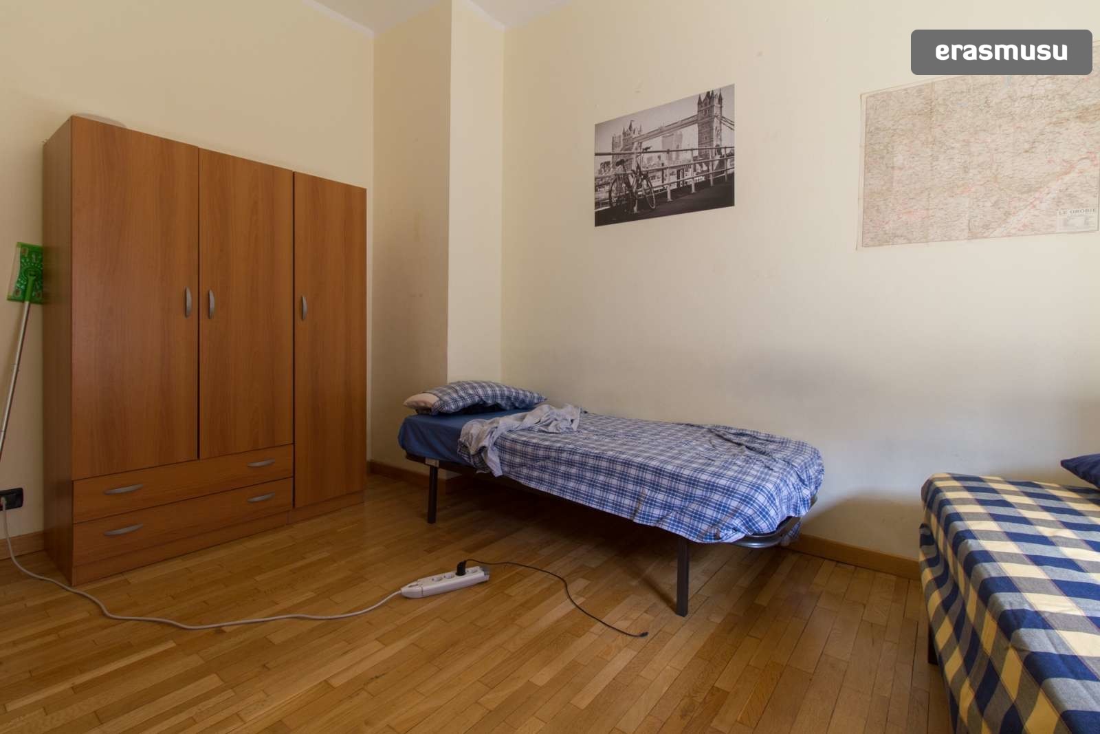 Twin Beds In Rooms For Rent In 4 Bedroom Apartment In San Salvario