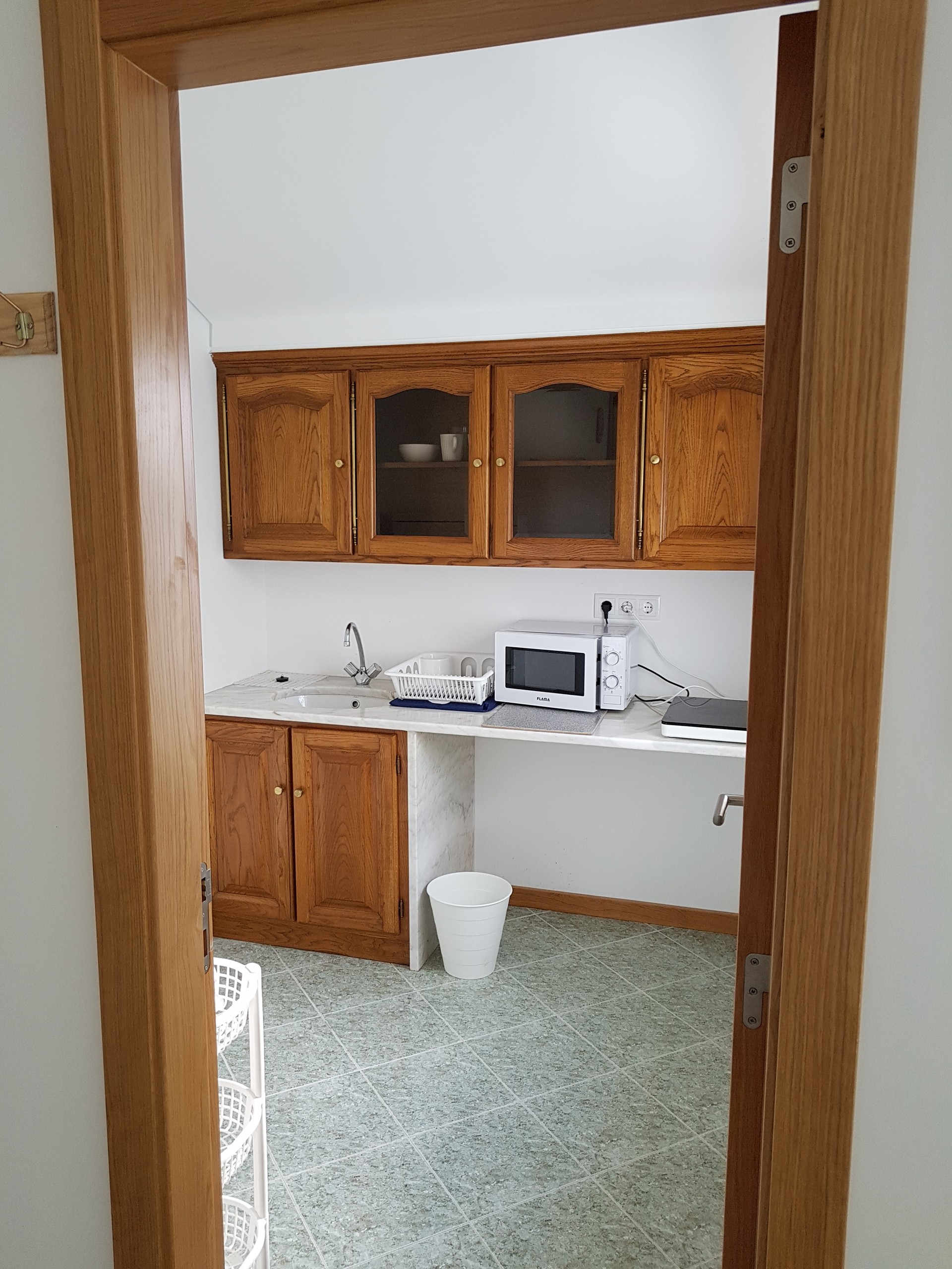 Twin Room With Private Kitchenette Quarto Duplo Com Kitchenette Privativa Em Moradia Nova So Para Estudantes Room For Rent Lisbon