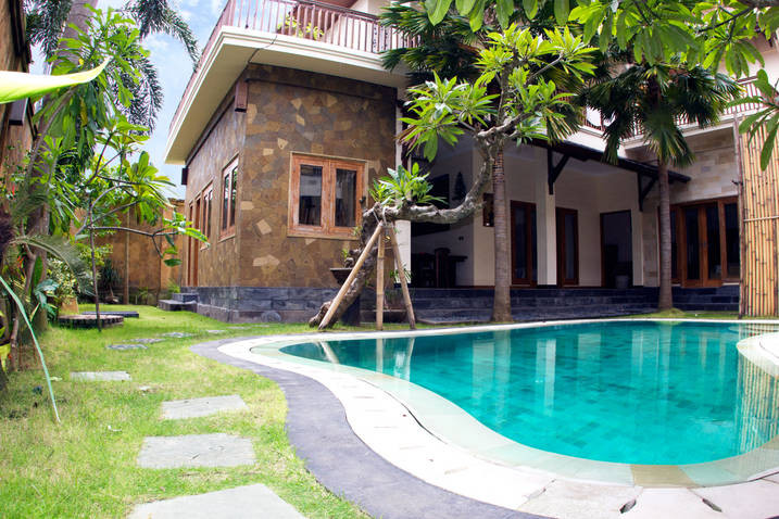 Two modern Villas with total 8 bedrooms in the heart of Seminyak. Just