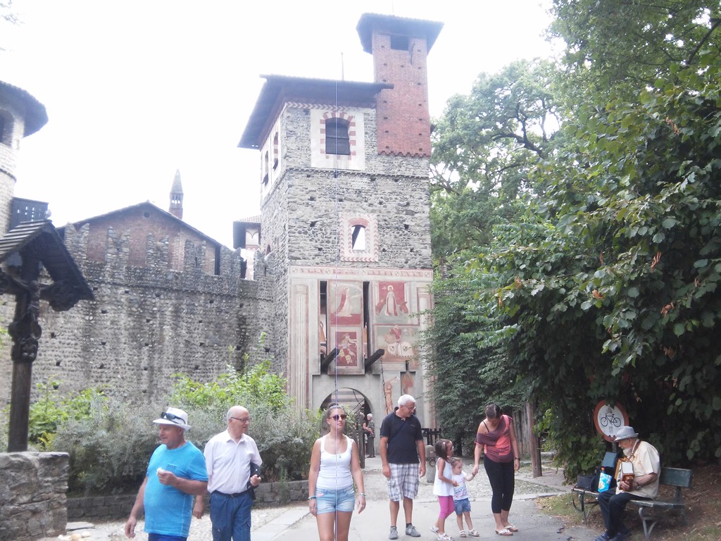 Un gran parque y un castillo medieval… ¡en medio de la ciudad!