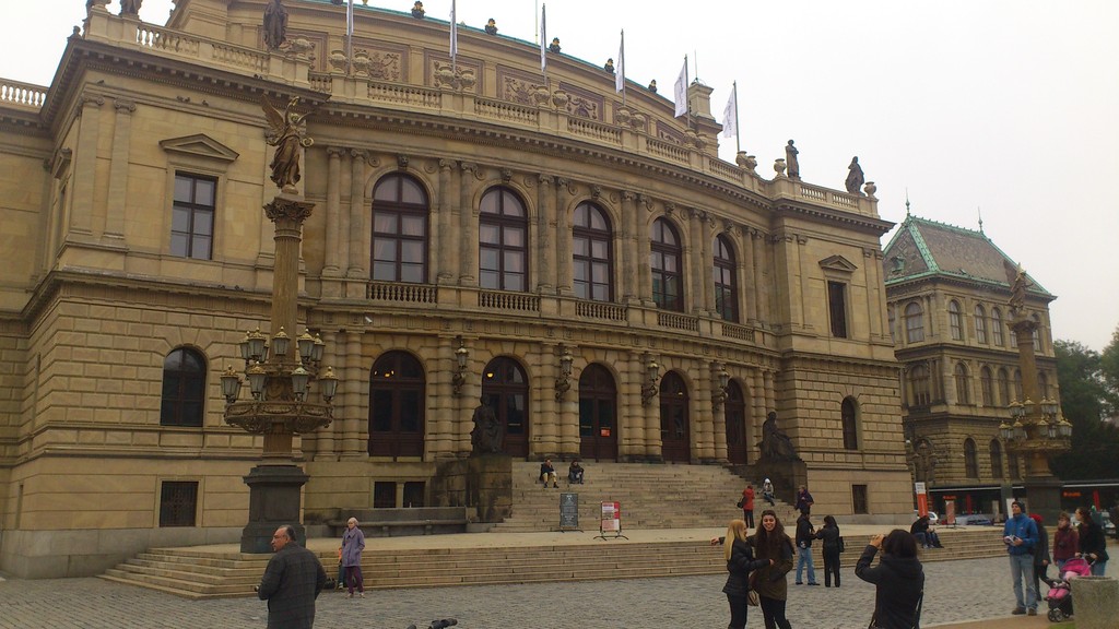 UNA PARTE MÁS DE PRAGA