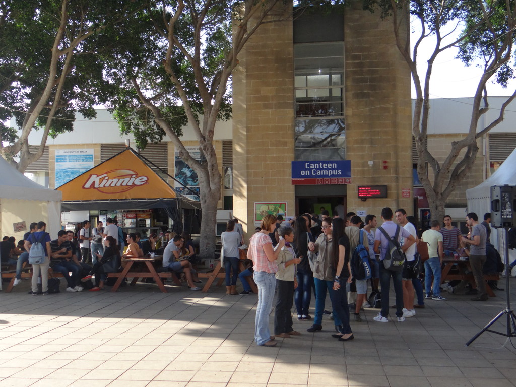 university-malta-student-cafeteria-42696