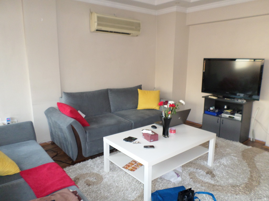 Apartment Room Mate very nice apartment to share with a female roommate 50 meters from Apartment Room Mate very nice apartment to share with a female roommate 50 meters from