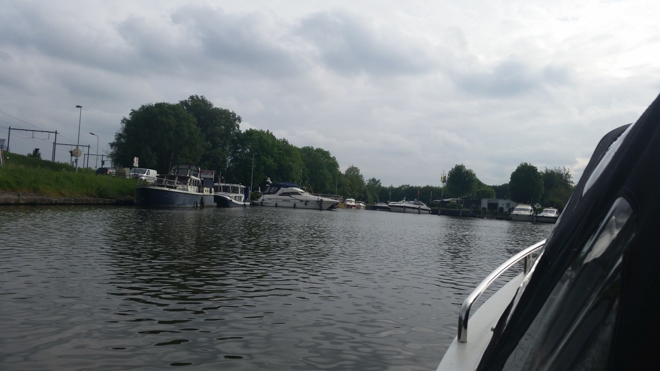 Viajar en barco por los canales de Gante
