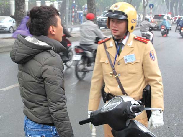 vietnam-deal-corrupt-traffic-police-5811