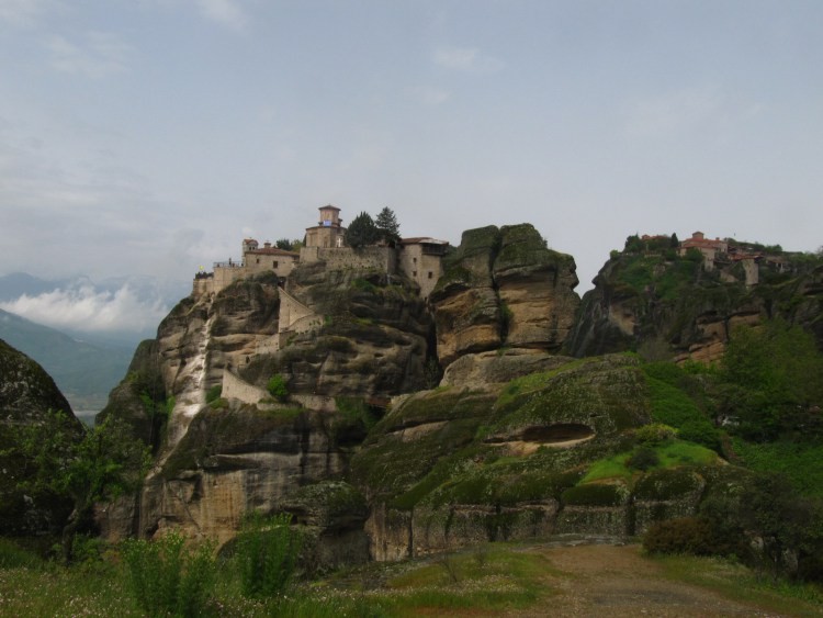 visiting-meteora-spectacular-sights-worl