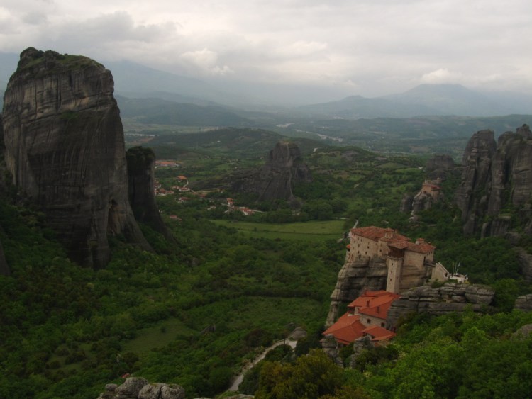 visiting-meteora-spectacular-sights-worl