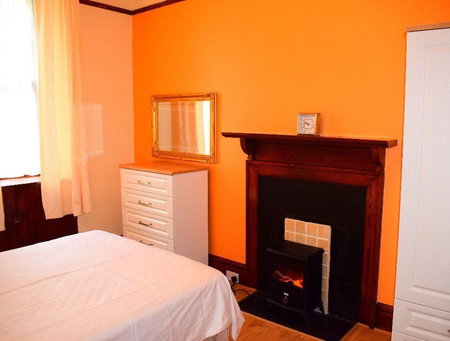Well Furnished and Spaceous Apartment Room for rent Florence